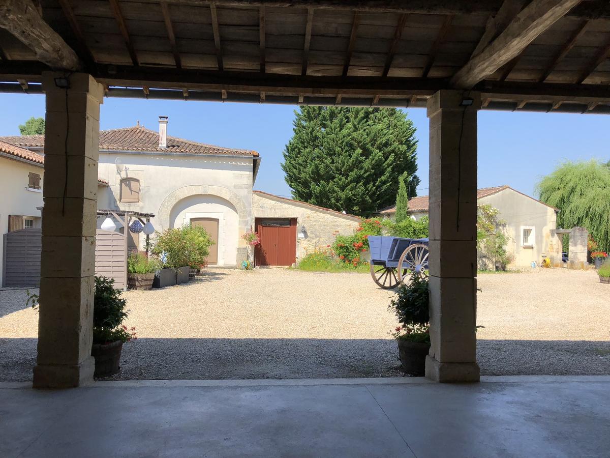 Gites De Cognac Bréville Buitenkant foto
